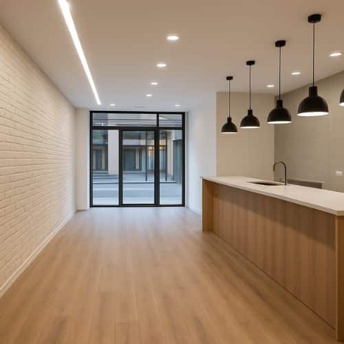 Interior de un local elegante y moderno tras una reforma